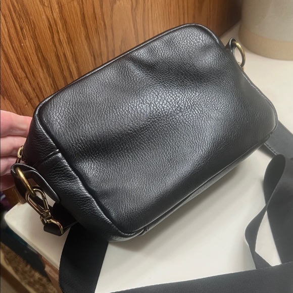 Universal Thread Crossbody - Picture 4 of 5